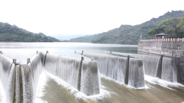 鯉魚潭水庫 - 鋸齒溢洪道