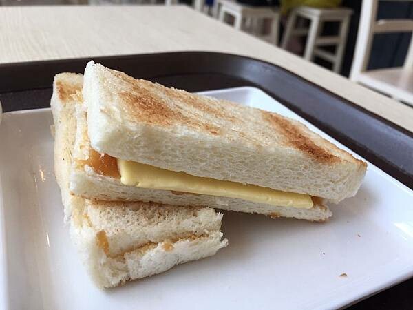 新加坡必吃 _ 咖椰吐司大攻略(亞坤、東亞餐室、吐司工坊、喜園)