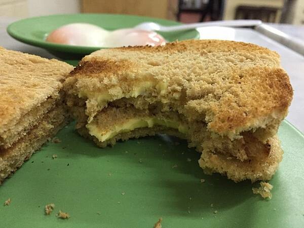 新加坡必吃 _ 咖椰吐司大攻略(亞坤、東亞餐室、吐司工坊、喜園)