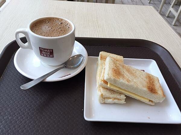 新加坡必吃 _ 咖椰吐司大攻略(亞坤、東亞餐室、吐司工坊、喜園)