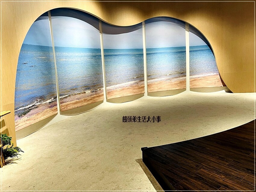 帶你深入三芝遊客中心！從古典風格建築到全新展覽，了解三芝名人的故事，享受親子友善環境，還有免費停車和可愛水池等你來體驗。