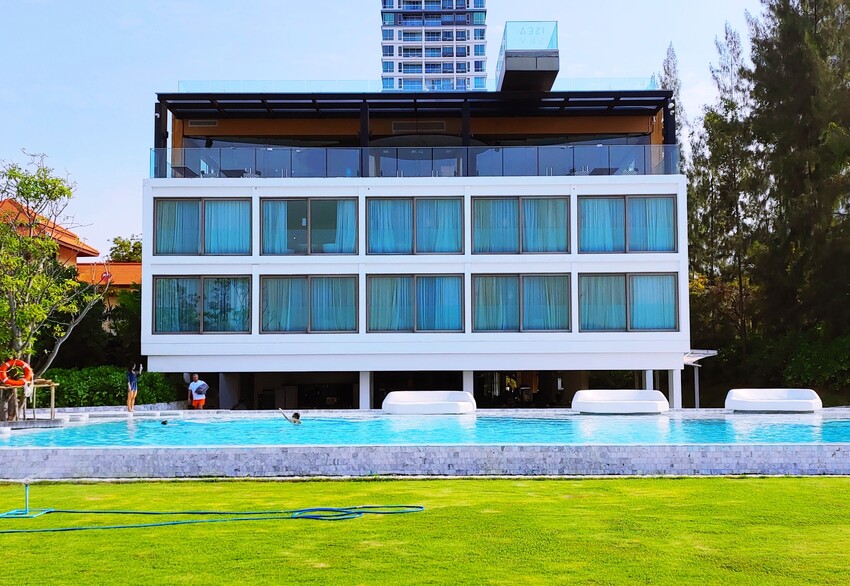 泰國芭達雅自由行  Veranda Resort Pattaya - MGallery、Somerset Pattaya 輕奢五星飯店賞日落、登上 Ocean Sky 看猛男舞團表演