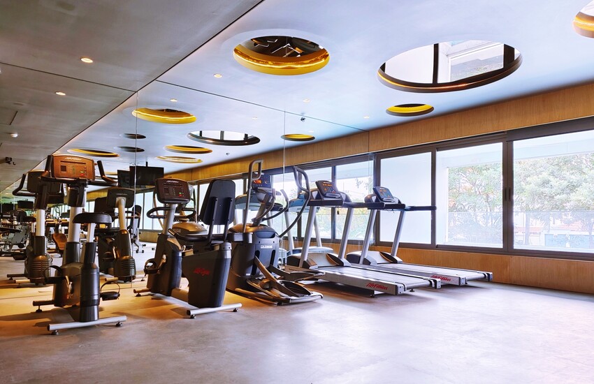 泰國芭達雅自由行  Veranda Resort Pattaya - MGallery、Somerset Pattaya 輕奢五星飯店賞日落、登上 Ocean Sky 看猛男舞團表演