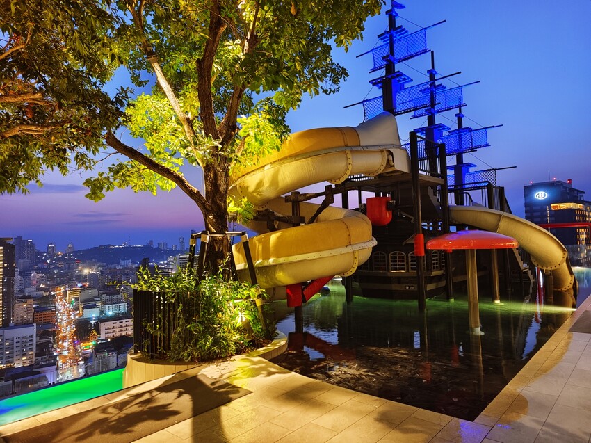 泰國芭達雅自由行  Veranda Resort Pattaya - MGallery、Somerset Pattaya 輕奢五星飯店賞日落、登上 Ocean Sky 看猛男舞團表演