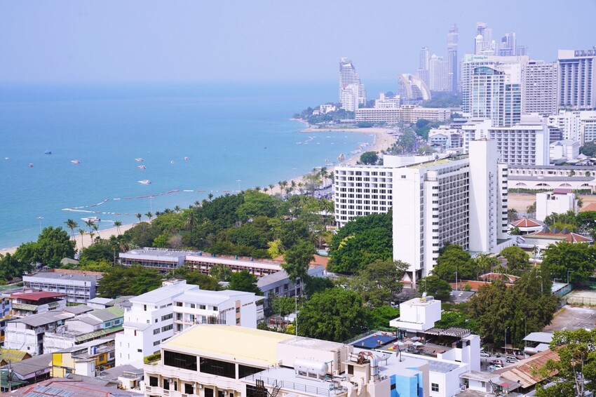 泰國芭達雅自由行  Veranda Resort Pattaya - MGallery、Somerset Pattaya 輕奢五星飯店賞日落、登上 Ocean Sky 看猛男舞團表演