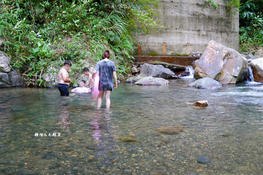 宜蘭溪邊玩水撈魚「圳頭鴛鴦溪」,員山隱藏版溪邊烤肉、親子玩水
