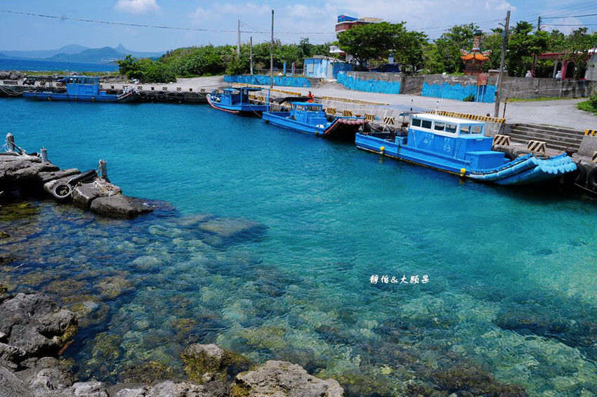 好像到沖繩「國境最南鼻頭漁港」,鄰近鵝鑾鼻公園,墾丁超清澈小 好像到沖繩「國境最南鼻頭漁港」,鄰近鵝鑾鼻公園,墾丁超清澈小
