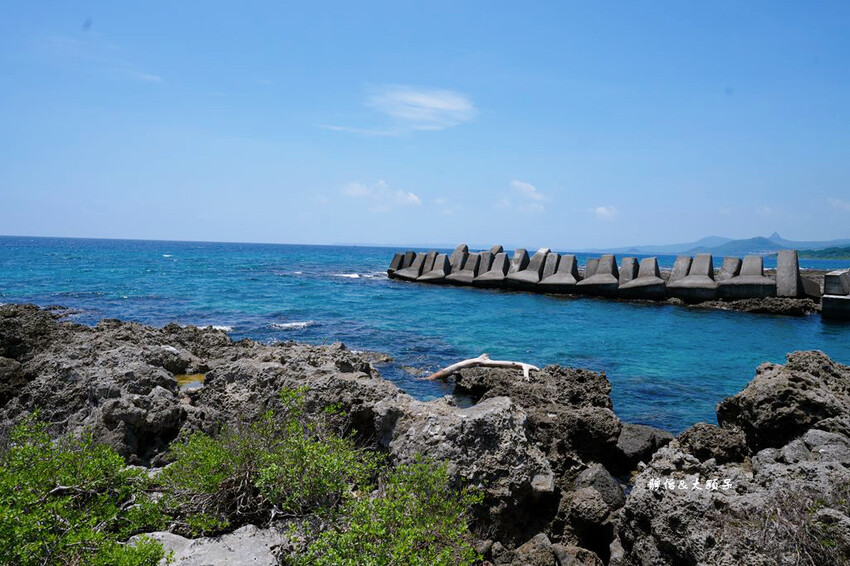 好像到沖繩「國境最南鼻頭漁港」,鄰近鵝鑾鼻公園,墾丁超清澈小 好像到沖繩「國境最南鼻頭漁港」,鄰近鵝鑾鼻公園,墾丁超清澈小