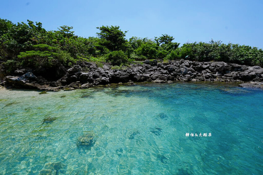 好像到沖繩「國境最南鼻頭漁港」,鄰近鵝鑾鼻公園,墾丁超清澈小 好像到沖繩「國境最南鼻頭漁港」,鄰近鵝鑾鼻公園,墾丁超清澈小
