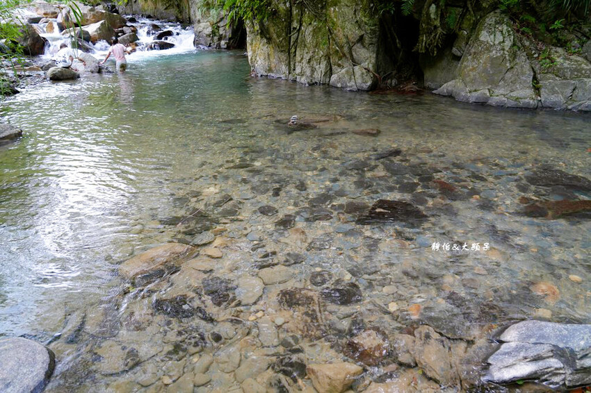 宜蘭溪邊玩水撈魚「圳頭鴛鴦溪」,員山隱藏版溪邊烤肉、親子玩水