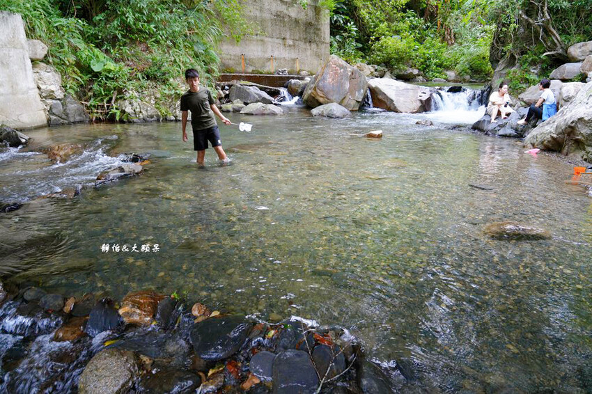 宜蘭溪邊玩水撈魚「圳頭鴛鴦溪」,員山隱藏版溪邊烤肉、親子玩水