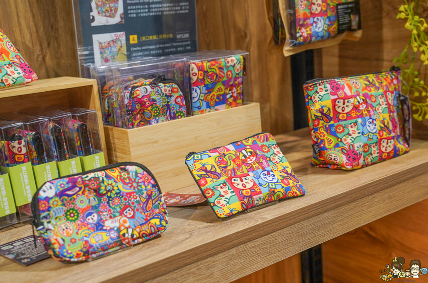 解開彩虹密碼的網紅打卡熱點 彩虹文創 台中草悟道店，獨家彩虹村商品、童趣歡樂打卡點、可休憩喝咖啡吃冰、台中伴手禮 - 跟著尼力吃喝玩樂＆親子生活
