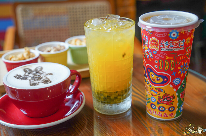 解開彩虹密碼的網紅打卡熱點 彩虹文創 台中草悟道店，獨家彩虹村商品、童趣歡樂打卡點、可休憩喝咖啡吃冰、台中伴手禮 - 跟著尼力吃喝玩樂＆親子生活