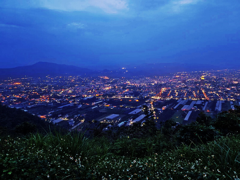 南投縣埔里鎮南投埔里景點｜虎頭山觀景平台,免費看埔里百萬夜景的飛行場地