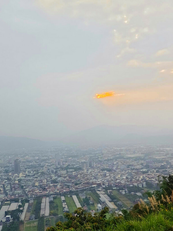 南投縣埔里鎮南投埔里景點｜虎頭山觀景平台,免費看埔里百萬夜景的飛行場地