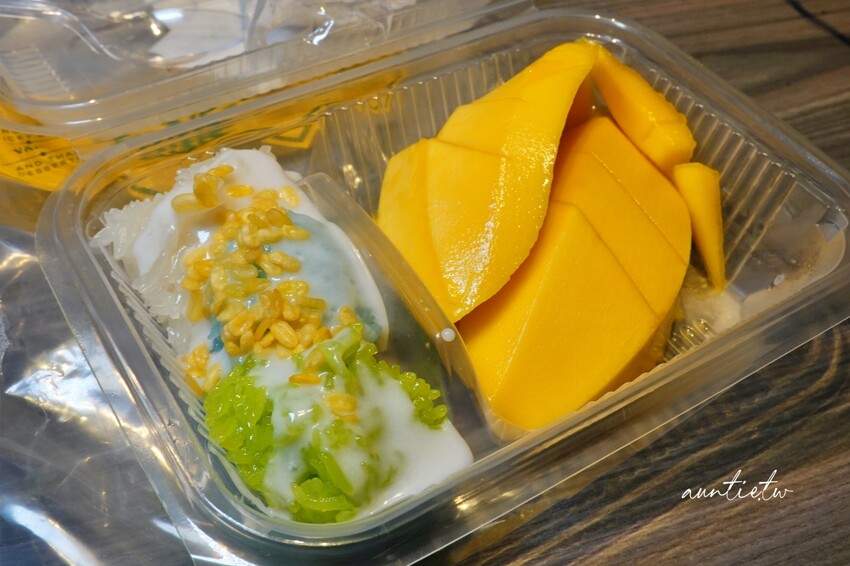 泰國【曼谷】Thong Lor 站｜Mae Varee 芒果糯米飯，香甜芒果熱熱椰漿，曼谷最愛芒果糯米飯沒有之一！