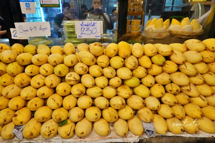 泰國【曼谷】Thong Lor 站｜Mae Varee 芒果糯米飯，香甜芒果熱熱椰漿，曼谷最愛芒果糯米飯沒有之一！