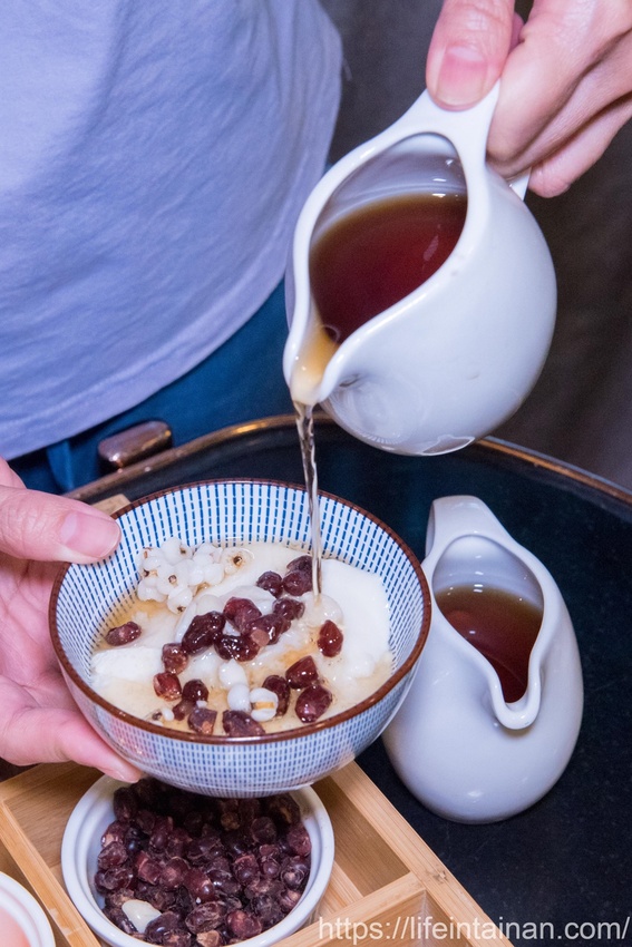台南市南區台南一鴨六吃脆皮烤鴨在這裡,全新推出雙人、四人份福圓鴨套餐,招牌城旅軒中餐廳,搭配鴨肉的上海菜飯、紅袍孜然香酥等20種鴨料理~城旅軒中餐廳