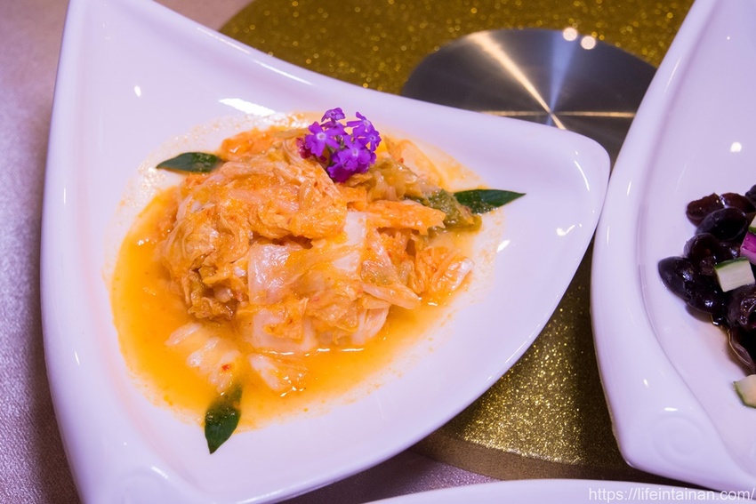 台南市南區台南一鴨六吃脆皮烤鴨在這裡,全新推出雙人、四人份福圓鴨套餐,招牌城旅軒中餐廳,搭配鴨肉的上海菜飯、紅袍孜然香酥等20種鴨料理~城旅軒中餐廳