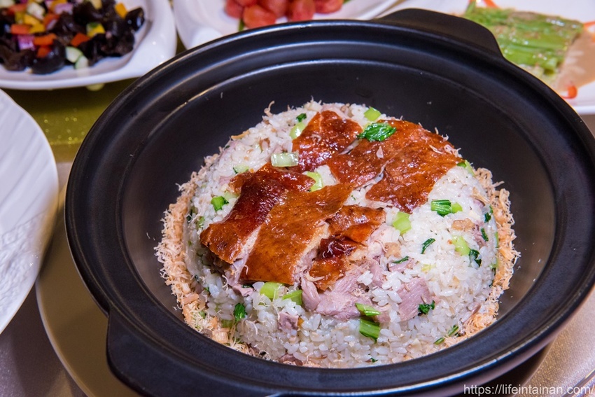 台南市南區台南一鴨六吃脆皮烤鴨在這裡,全新推出雙人、四人份福圓鴨套餐,招牌城旅軒中餐廳,搭配鴨肉的上海菜飯、紅袍孜然香酥等20種鴨料理~城旅軒中餐廳