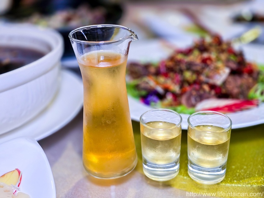 台南市南區台南一鴨六吃脆皮烤鴨在這裡,全新推出雙人、四人份福圓鴨套餐,招牌城旅軒中餐廳,搭配鴨肉的上海菜飯、紅袍孜然香酥等20種鴨料理~城旅軒中餐廳