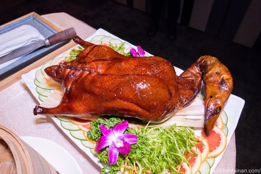 台南市南區台南一鴨六吃脆皮烤鴨在這裡,全新推出雙人、四人份福圓鴨套餐,招牌城旅軒中餐廳,搭配鴨肉的上海菜飯、紅袍孜然香酥等20種鴨料理~城旅軒中餐廳