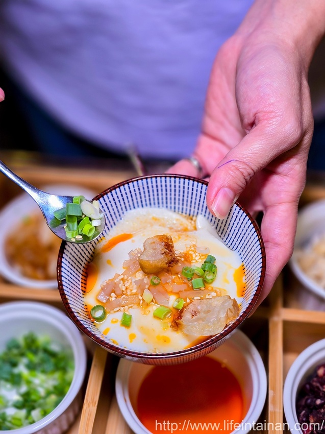 台南市南區台南一鴨六吃脆皮烤鴨在這裡,全新推出雙人、四人份福圓鴨套餐,招牌城旅軒中餐廳,搭配鴨肉的上海菜飯、紅袍孜然香酥等20種鴨料理~城旅軒中餐廳