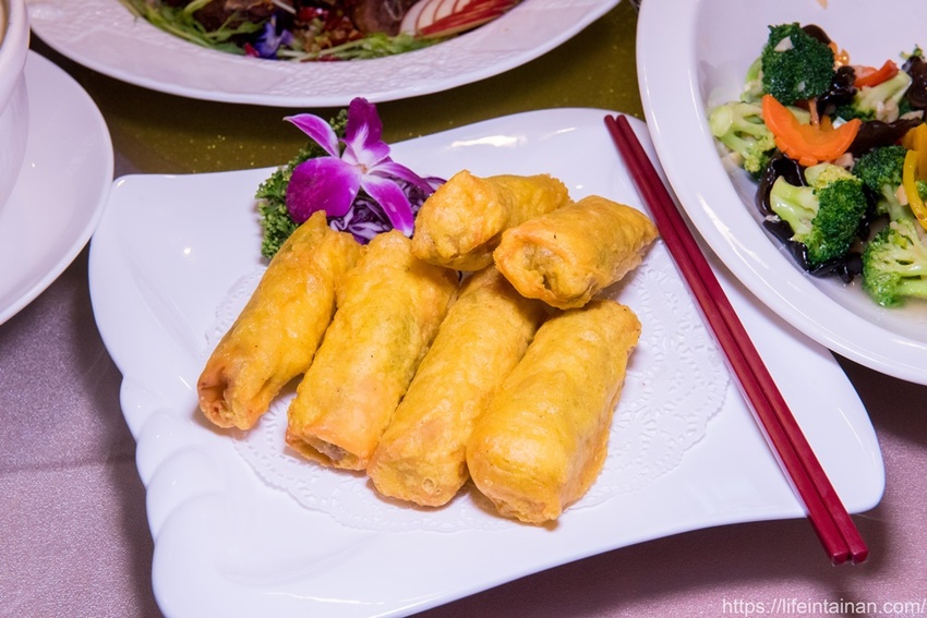 台南市南區台南一鴨六吃脆皮烤鴨在這裡,全新推出雙人、四人份福圓鴨套餐,招牌城旅軒中餐廳,搭配鴨肉的上海菜飯、紅袍孜然香酥等20種鴨料理~城旅軒中餐廳