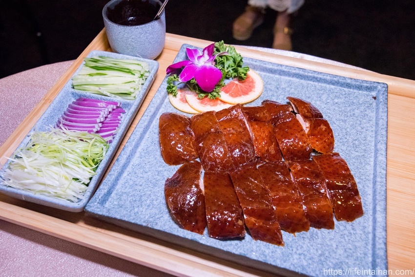 台南市南區台南一鴨六吃脆皮烤鴨在這裡,全新推出雙人、四人份福圓鴨套餐,招牌城旅軒中餐廳,搭配鴨肉的上海菜飯、紅袍孜然香酥等20種鴨料理~城旅軒中餐廳