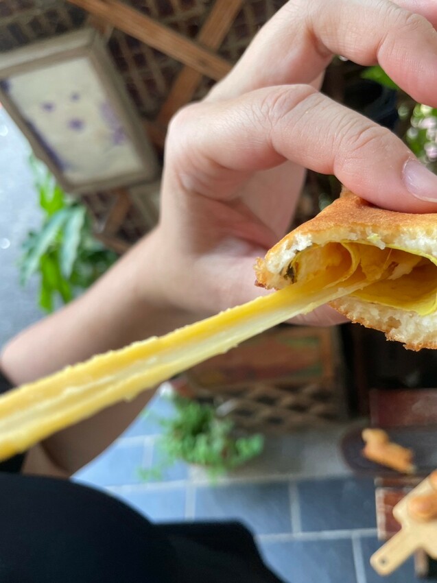 嘉義市東區犬行燒:嘉義隱藏版狗狗造型18公分超長雞蛋糕,火雞肉飯蛋糕太衝擊好吃!手工銅板美食,愛的幸福記憶GOOD LUCK!