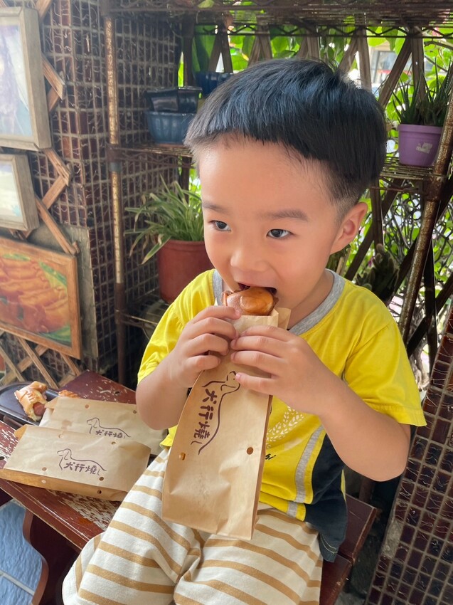 嘉義市東區犬行燒:嘉義隱藏版狗狗造型18公分超長雞蛋糕,火雞肉飯蛋糕太衝擊好吃!手工銅板美食,愛的幸福記憶GOOD LUCK!