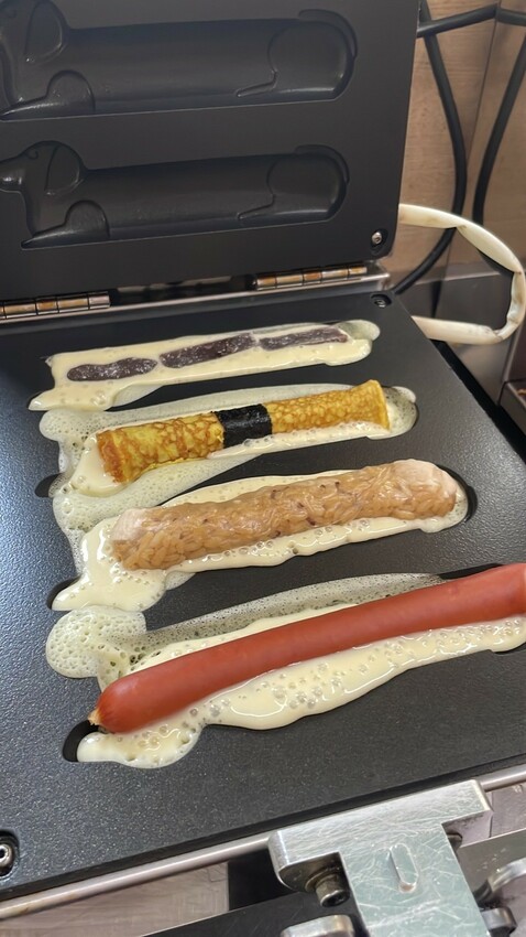 嘉義市東區犬行燒:嘉義隱藏版狗狗造型18公分超長雞蛋糕,火雞肉飯蛋糕太衝擊好吃!手工銅板美食,愛的幸福記憶GOOD LUCK!