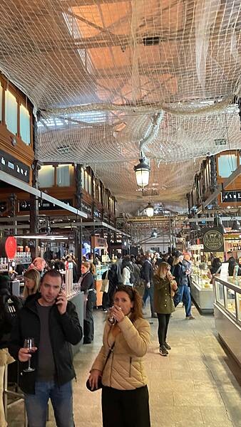 西班牙2024西班牙自由行-馬德里市內景點-馬德里城市原點，太陽廣場，樹與莓果，麗池公園，馬德里王宮