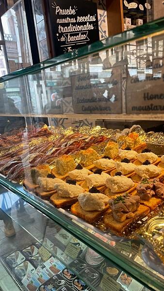 西班牙2024西班牙自由行-馬德里市內景點-馬德里城市原點，太陽廣場，樹與莓果，麗池公園，馬德里王宮