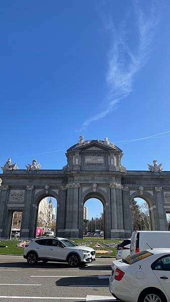 西班牙2024西班牙自由行-馬德里市內景點-馬德里城市原點，太陽廣場，樹與莓果，麗池公園，馬德里王宮