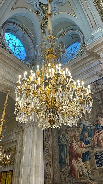 西班牙2024西班牙自由行-馬德里市內景點-馬德里城市原點，太陽廣場，樹與莓果，麗池公園，馬德里王宮