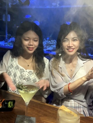 台北市大安區東區餐酒館【台北美食】東區的海底龍宮AQUA Lounge，大安區最浪漫的網紅餐廳！有菜單，東區特色調酒【聚餐推薦】捷運美食【板南線餐廳】