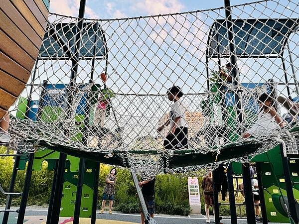 ★台中親子景點推薦★台中最新特色遊戲場『豬事圓滿公園』,全台