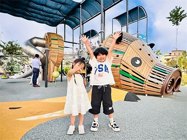 ★台中親子景點推薦★台中最新特色遊戲場『豬事圓滿公園』,全台