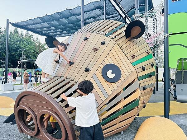 ★台中親子景點推薦★台中最新特色遊戲場『豬事圓滿公園』,全台