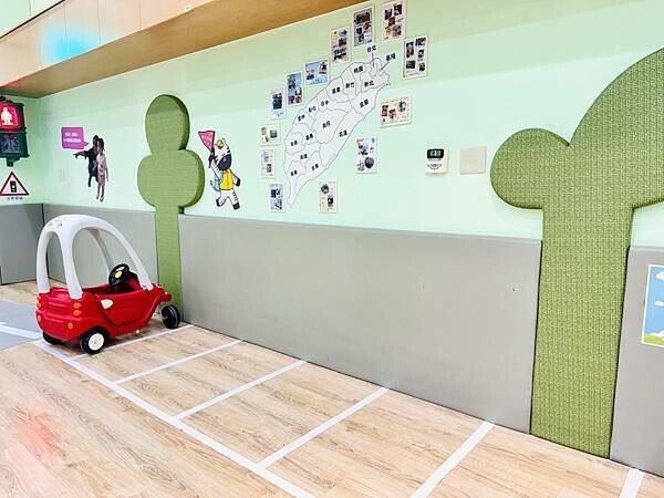 ★桃園親子景點推薦★以車車為主題的『中壢五權親子館』,超擬真