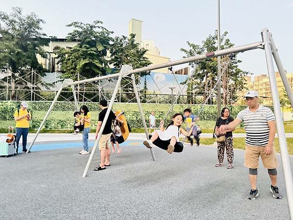 ★台中親子景點推薦★台中最新特色遊戲場『豬事圓滿公園』,全台