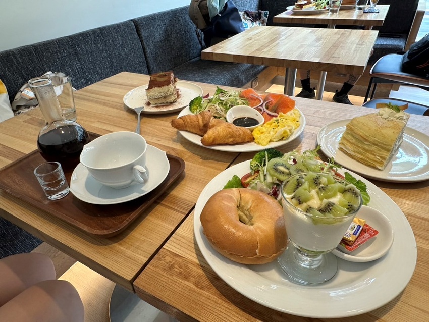 台北市大同區【波赫士領地精品咖啡館 昌吉店 BorgesPlace 提拉米蘇 千層蛋糕】台北民權西路情侶約會早午餐推薦