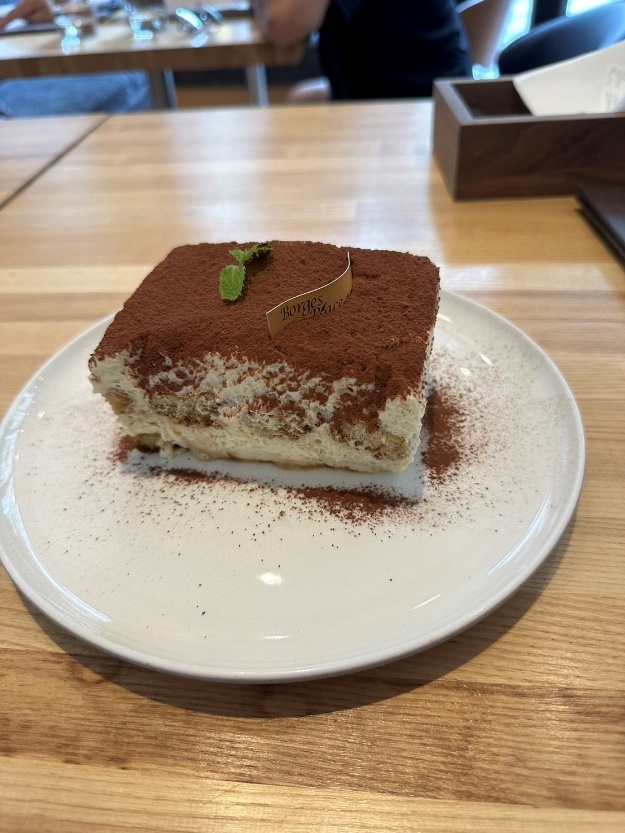 台北市大同區【波赫士領地精品咖啡館 昌吉店 BorgesPlace 提拉米蘇 千層蛋糕】台北民權西路情侶約會早午餐推薦