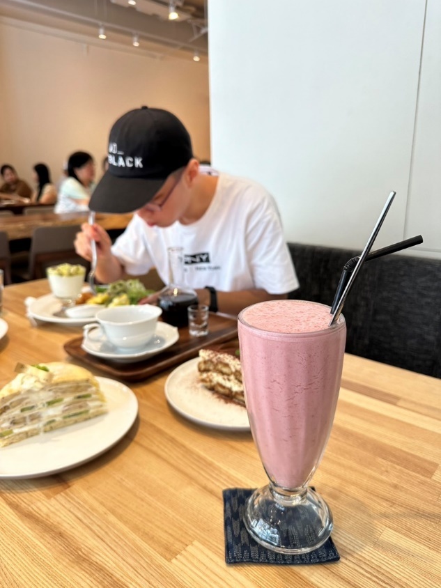 台北市大同區【波赫士領地精品咖啡館 昌吉店 BorgesPlace 提拉米蘇 千層蛋糕】台北民權西路情侶約會早午餐推薦