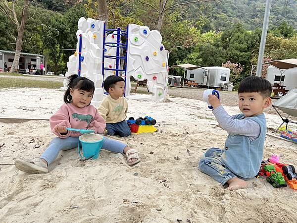 【親子露營推薦】 新竹 威尼斯溫泉露營地 免裝備露營車 乾淨