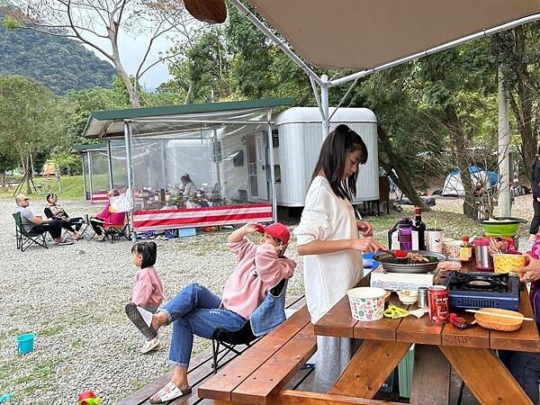 【親子露營推薦】 新竹 威尼斯溫泉露營地 免裝備露營車 乾淨