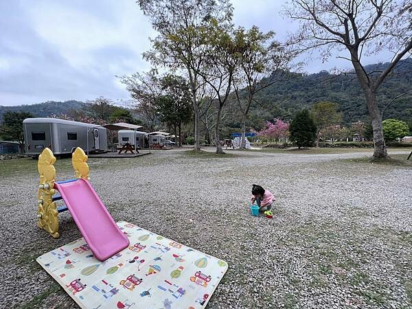 【親子露營推薦】 新竹 威尼斯溫泉露營地 免裝備露營車 乾淨