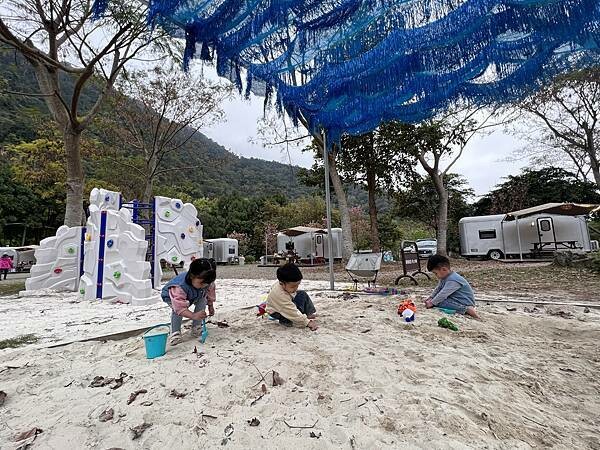 【親子露營推薦】 新竹 威尼斯溫泉露營地 免裝備露營車 乾淨