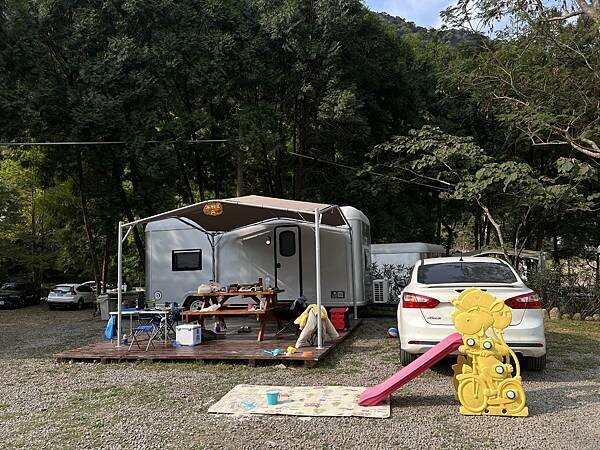 【親子露營推薦】 新竹 威尼斯溫泉露營地 免裝備露營車 乾淨